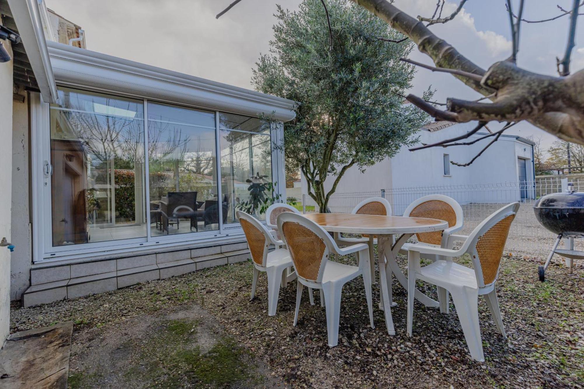 Charmante Maison Au Calme Royan Exterior photo